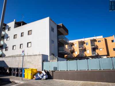 Nei pressi dell�attuale pizzeria Miramare vennero inaugurati un hotel e un night club. Ma da quest�ultimo negli anni 80 si propag� un devastante incendio che mand� a fuoco anche l�intera struttura ricettiva. Il suo scheletro annerito fu abbattuto solo molti anni dopo per far posto a nuovi condomini